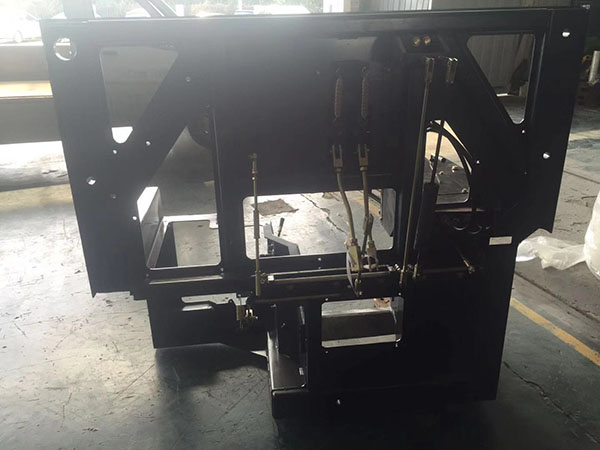 推土機地板架總成操縱總成